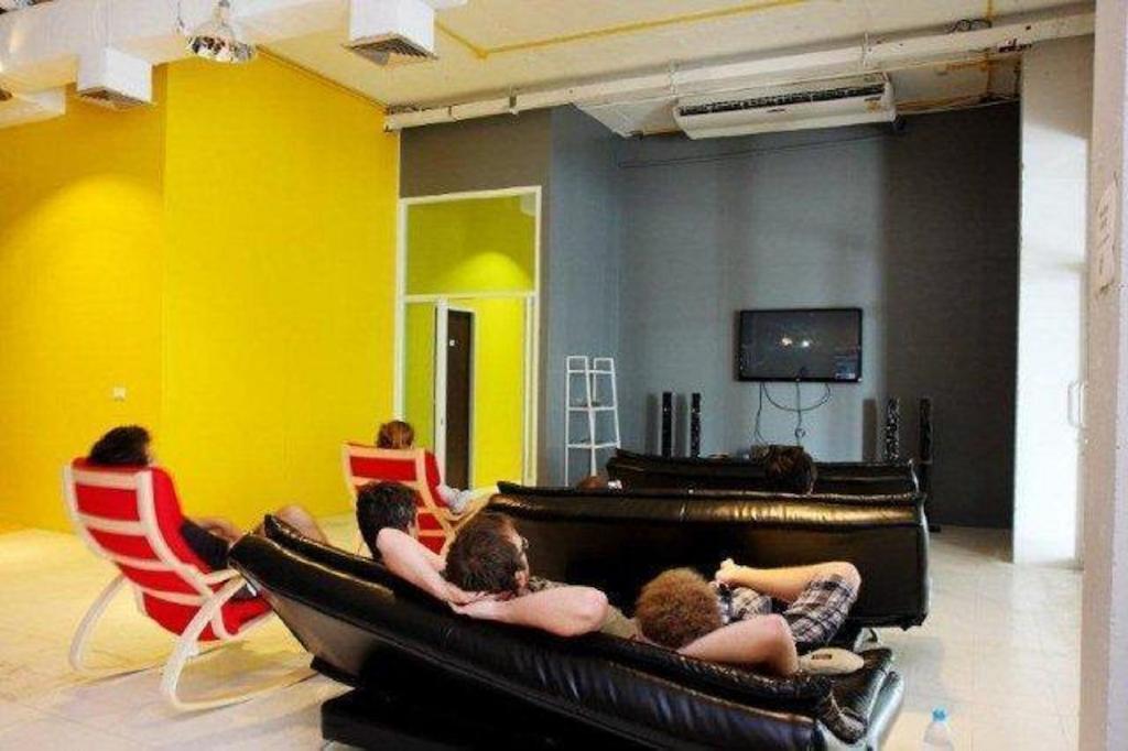Kool Backpacker Hostel Patong ภายนอก รูปภาพ