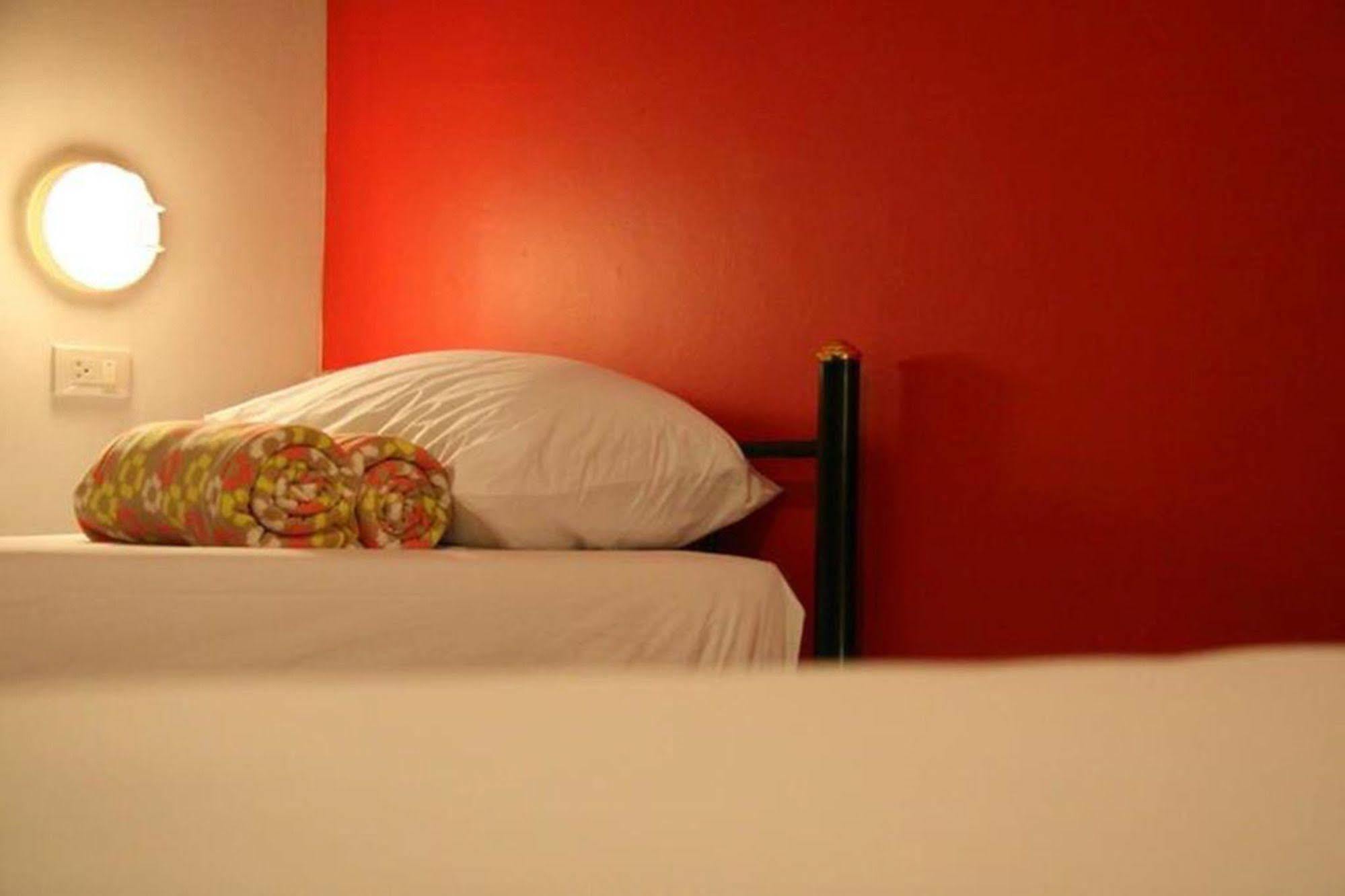 Kool Backpacker Hostel Patong ภายนอก รูปภาพ