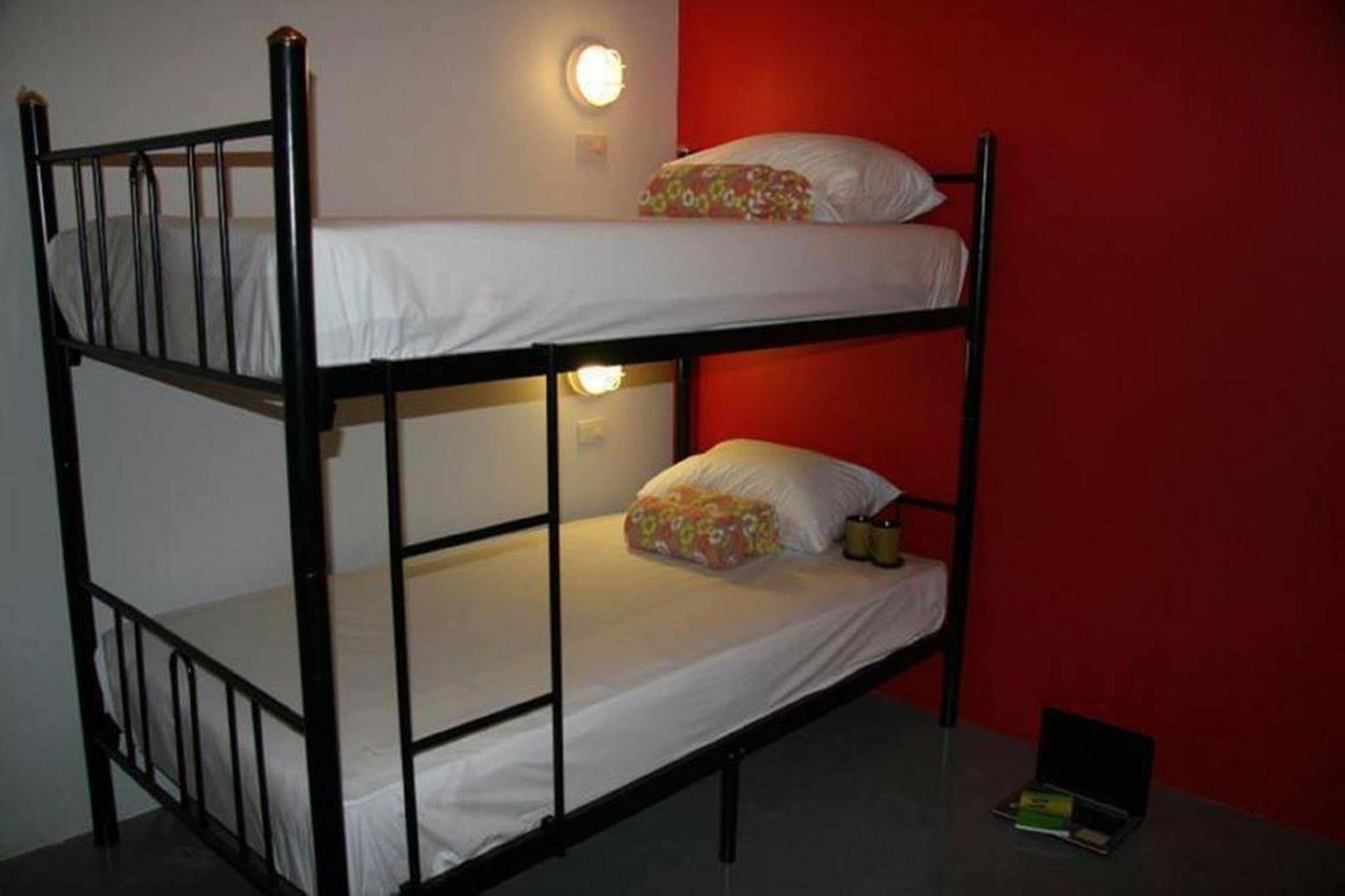 Kool Backpacker Hostel Patong ภายนอก รูปภาพ