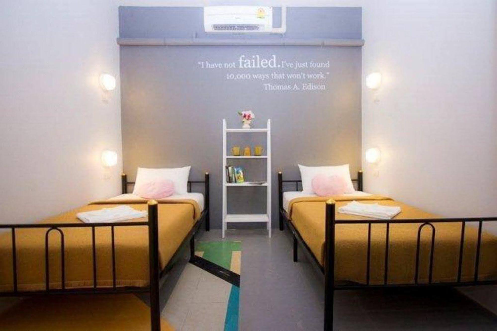 Kool Backpacker Hostel Patong ภายนอก รูปภาพ